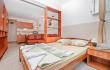 Studio Apartman 4 u Villa Popovic-Wohnungen, Privatunterkunft im Ort Orahovac, Montenegro